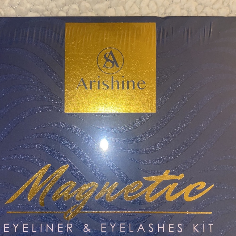 NEW Arishine Magnetic Eyeliner and Eyelashes Kit - Picture 4 of 4